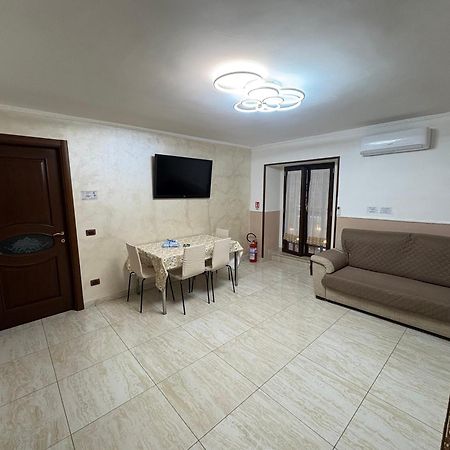 Esposito Holiday Homes Napoli Bagian luar foto