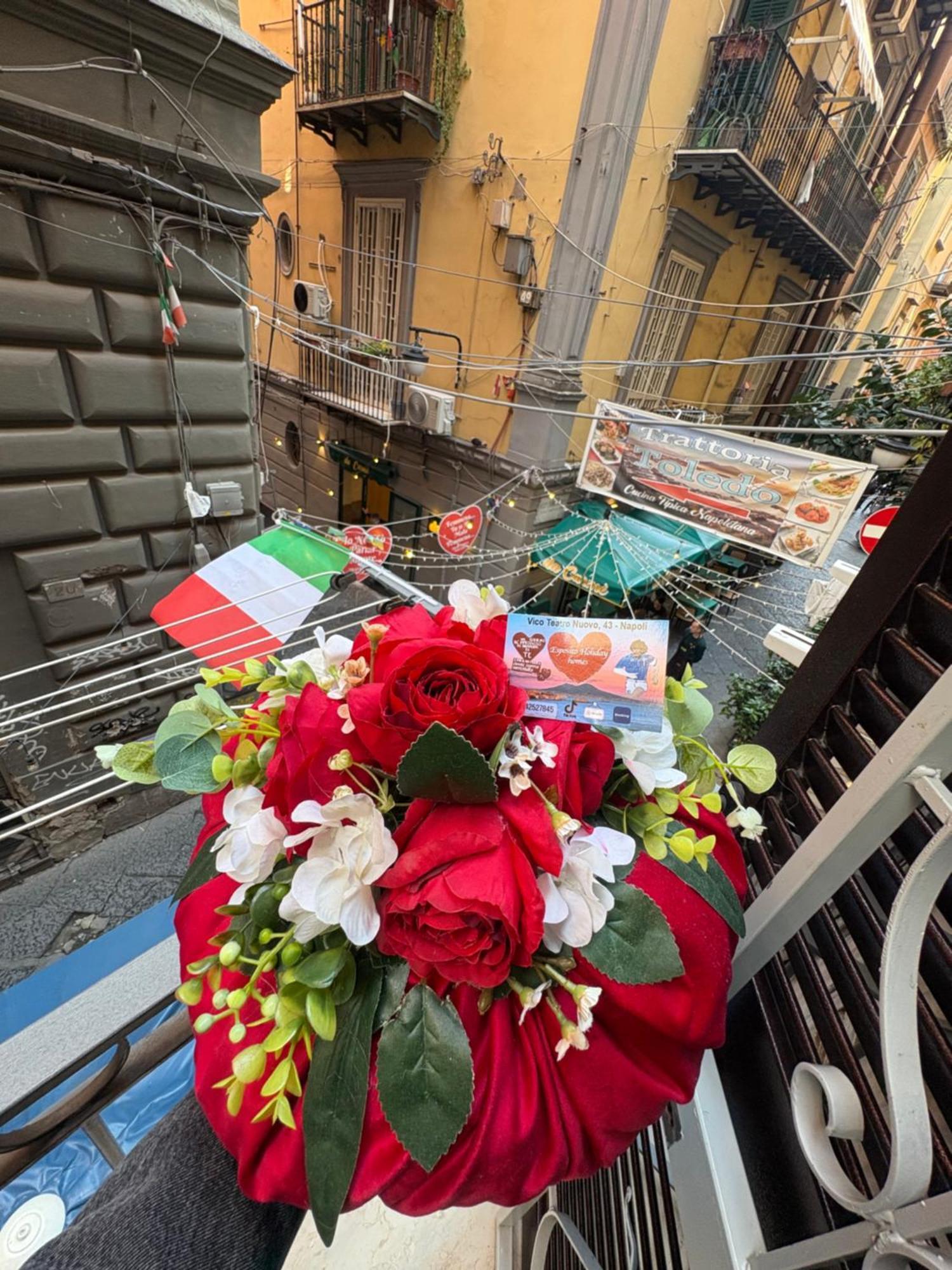 Esposito Holiday Homes Napoli Bagian luar foto
